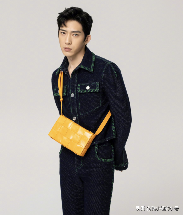 两天爆出7个瓜，股权被冻结、涉嫌偷税漏税、婚变，个个都是大瓜