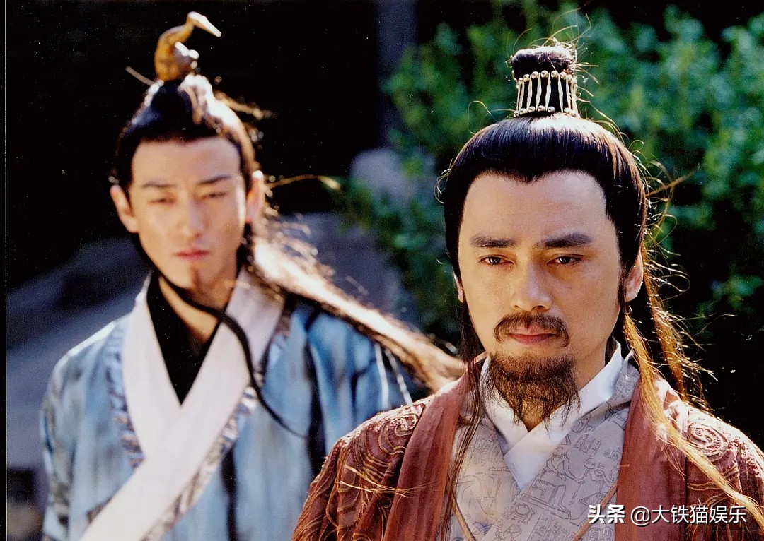 8版“情场浪子”段正淳对比：谁儒雅风流，谁油腻猥琐，差距明显