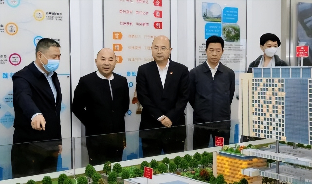 坐拥全球20多座矿山，年收入近7000亿，他才是中国真正的隐形富豪