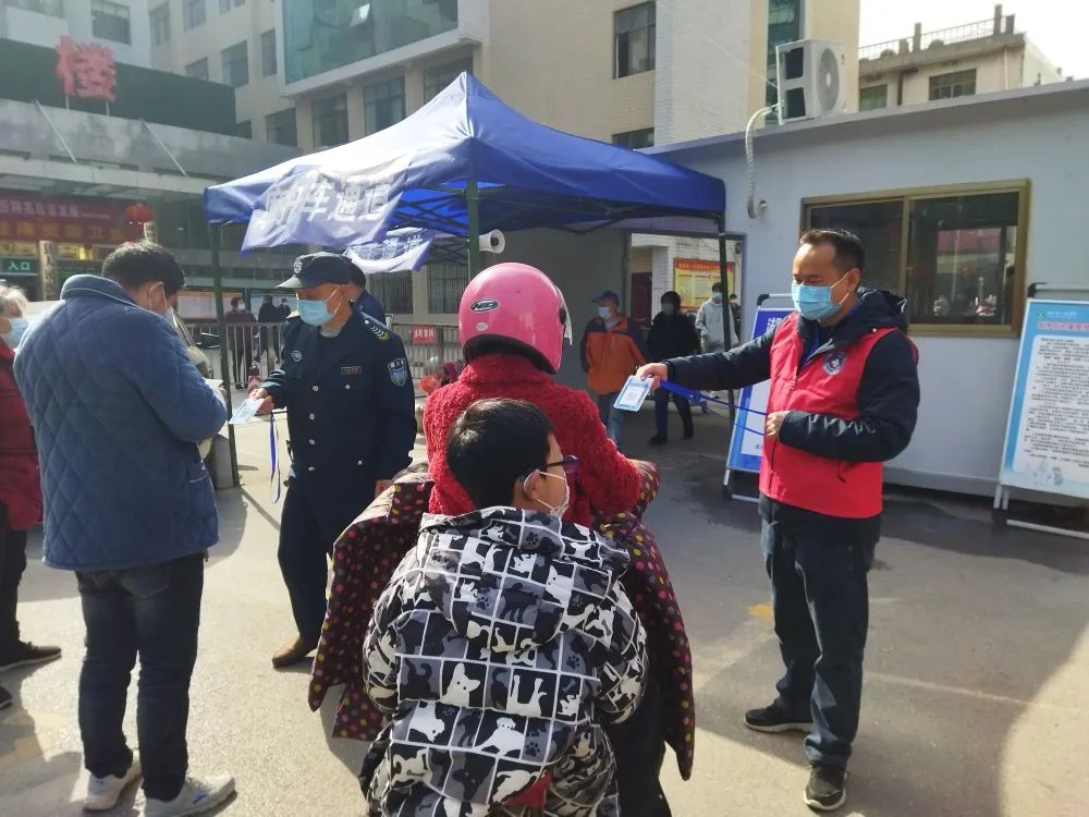 隆回县人民医院：严格落实疫情防控要求，党员志愿者冲锋在前线