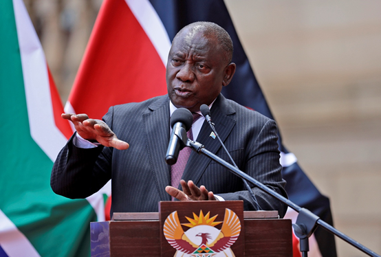 美国挖好了大坑，等着中国还有印度掉进去！我们要小心