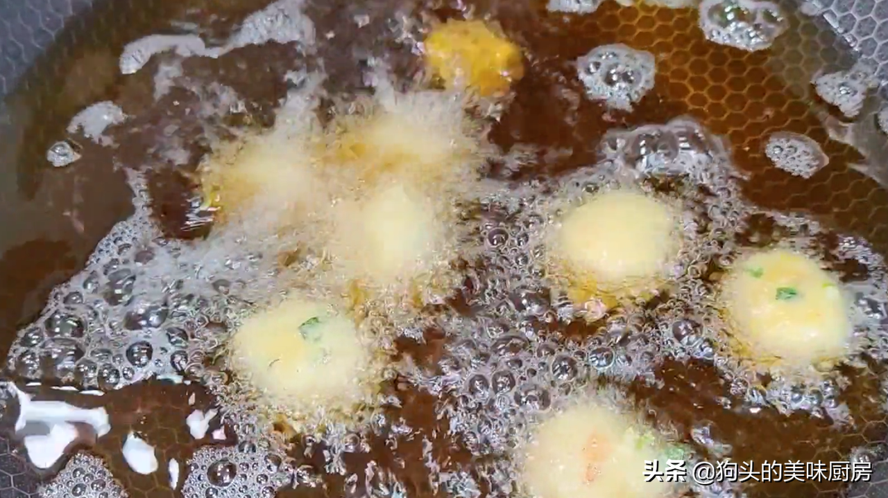 马上过年了，做一道“财源滚滚”，色泽金黄，外焦里嫩，越吃越香