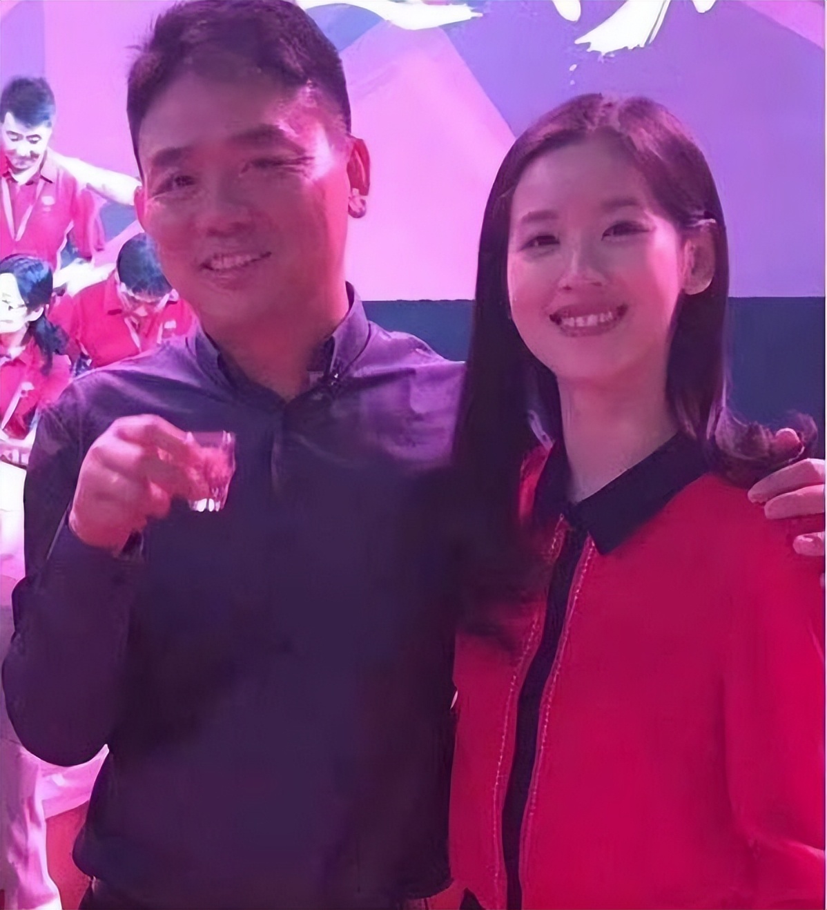 章泽天，嫁给刘强东7年，她的聪明让人刮目相看