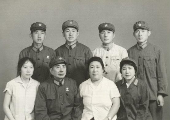 34年长征期间，姚喆说唯毛主席马首是瞻，毛主席：瞻我脑袋就行了
