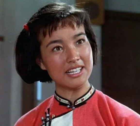 当时八一电影厂正在筹拍《南海长城》,刘晓庆也被拉去试戏,当时有一段