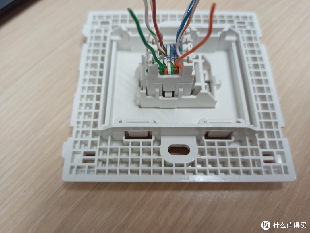 网络面板自己安装，第一次装修遇到这样奇葩做网线的电工