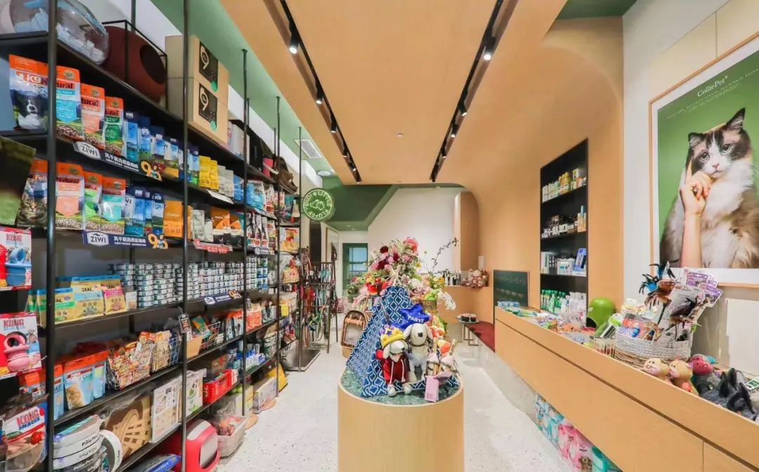 掏空年輕人錢包的寵物經濟，“大而全”與“小而美”并存
