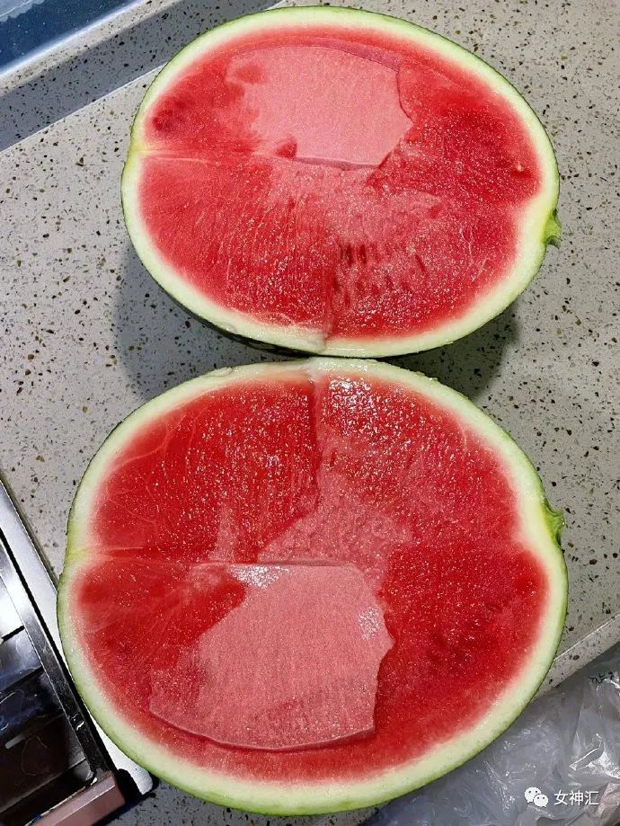 “黄晓明跟赵丽颖不是离婚了吗？”网友笑疯：是各离各的婚