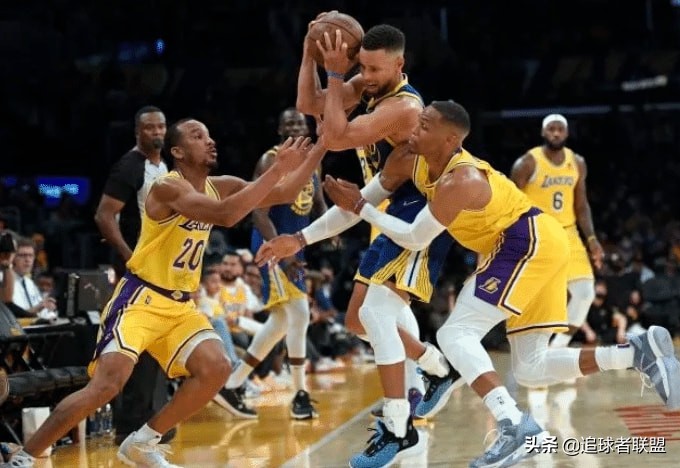 疫情下nba为什么不停赛(NBA计划让无症状球员参赛！疫情爆发仍不停赛，湖人篮网成重灾区)