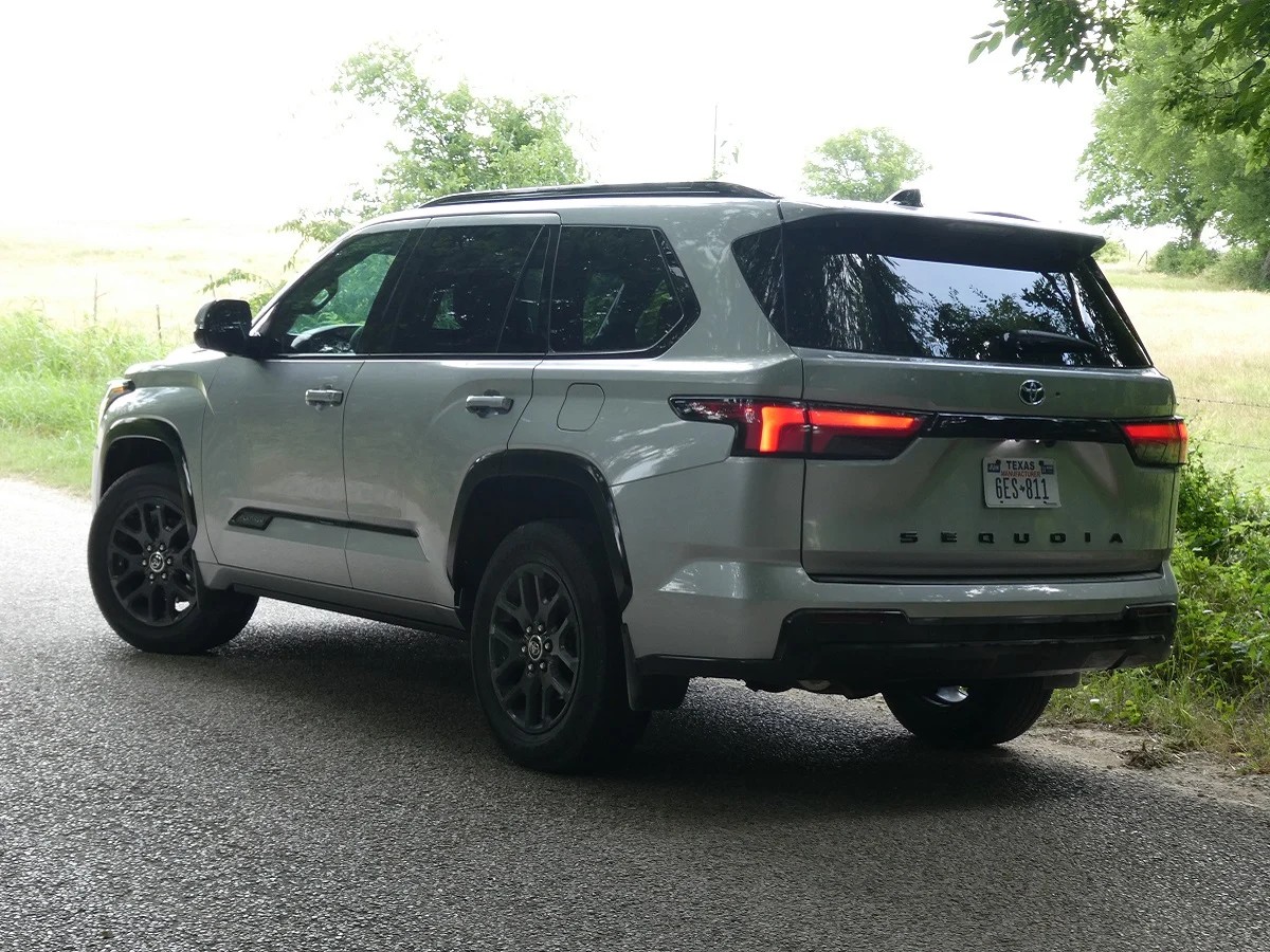 丰田sequoiav8报价(2023款全新丰田红杉重装来袭) - 四帝国车市