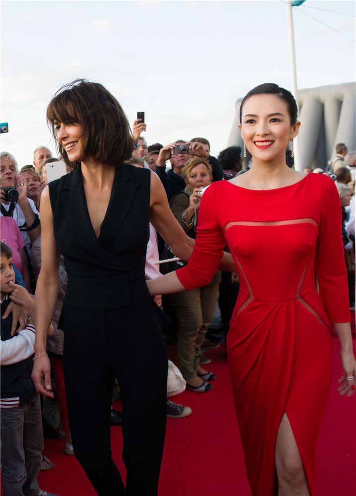 16对中外明星同框,耀眼的“东方美”不输国际咖,举手投足皆风情