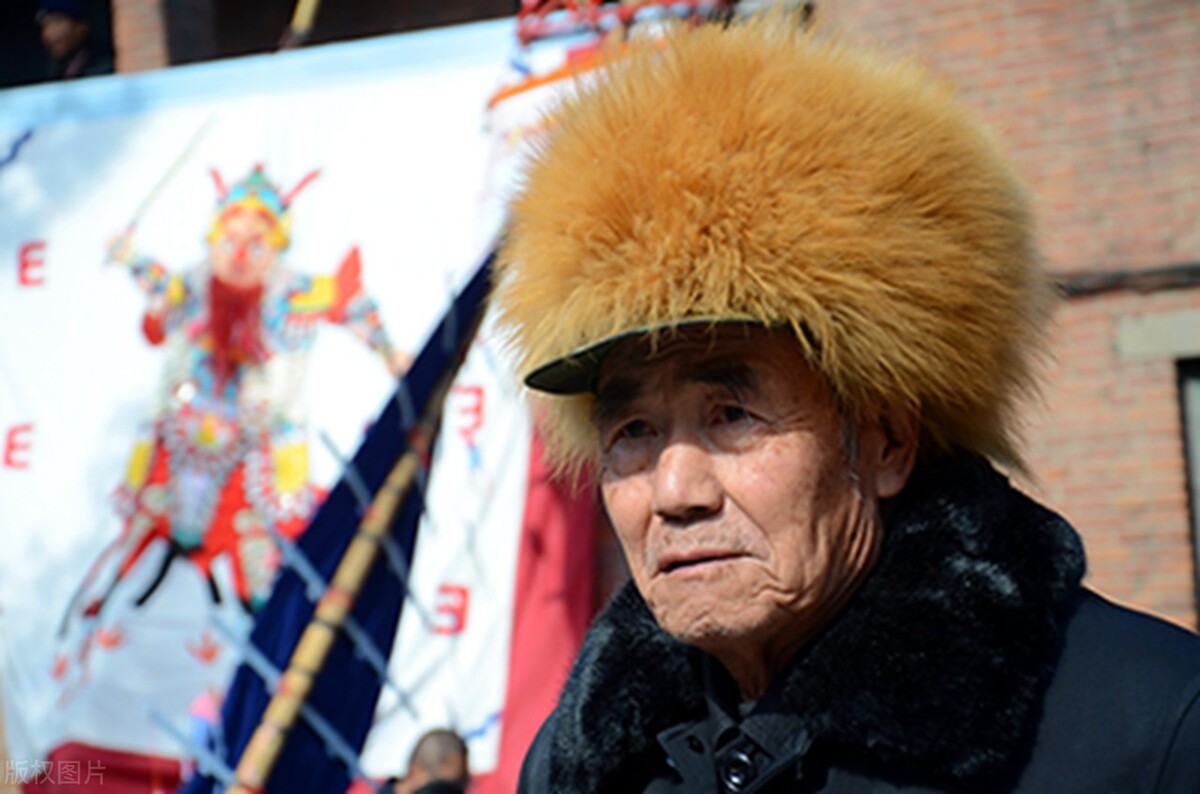 后来,无论农历十月二十五是阴是晴,古代商人都会将生产或经营的皮衣具