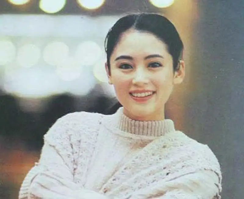 “呲牙咧嘴”别演回眸笑！有人回头一眼万年，有人我想给她按回去