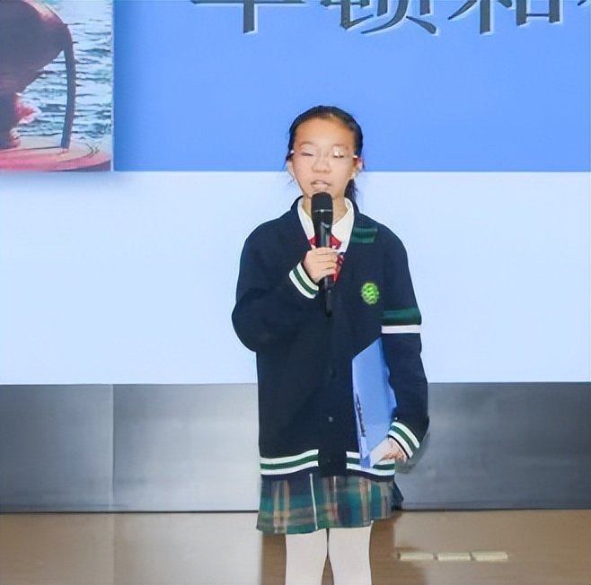 黄甲小学开展“人人参与科技节，我的科技节我做主”科技节活动