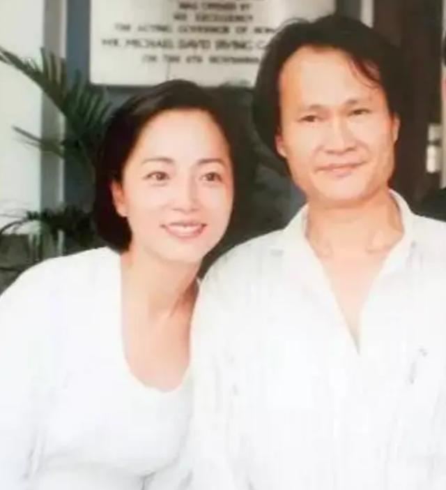 TVB“四大丑女”，两位终生未婚，一位被打却让人心疼