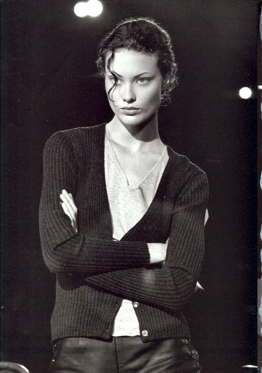 超模界第一方脸尤物,连小李子都顶不住!网友:这腿,比我命还长