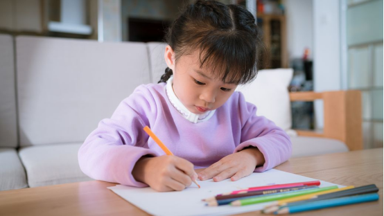 小学生作文《孤独》，仅三行15字却得满分，老师赞不绝口