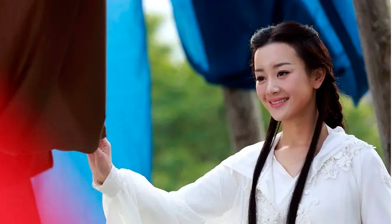 瘦到病态、整容成瘾，痴迷于少女人设，内娱的畸形审美太可怕