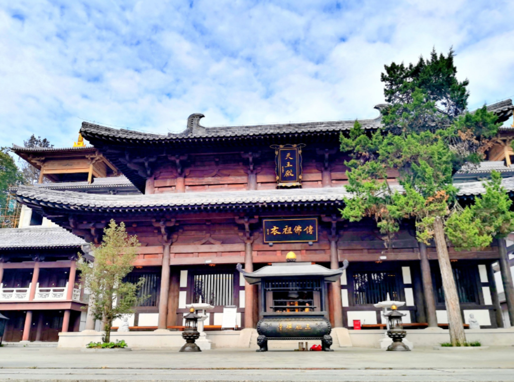 通缉犯徐心联：潜逃17年，初中生混成佛门高僧，一部手抄经卖50万