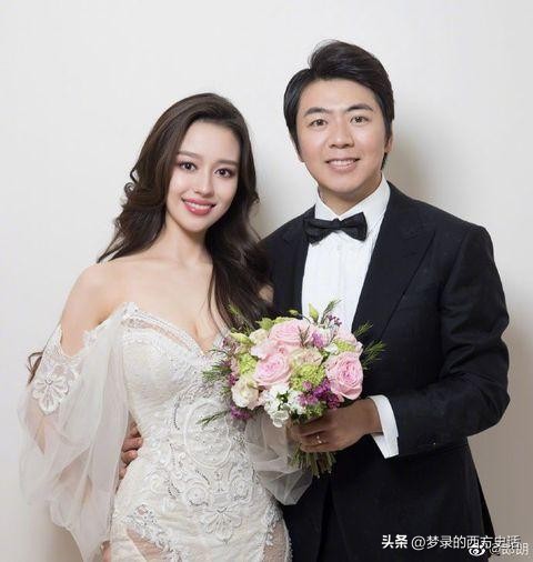 上半身貌美如花，下半身歪七八扭，这9位女星镜头前后反差好大