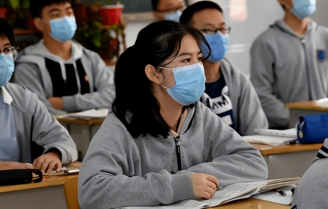 考研与高考，二者的异同点非常的明显，读书之路贵在“坚持”二字