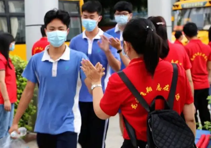 高考考上“专科学校”，和“单招”考入有啥区别？班主任说出实情