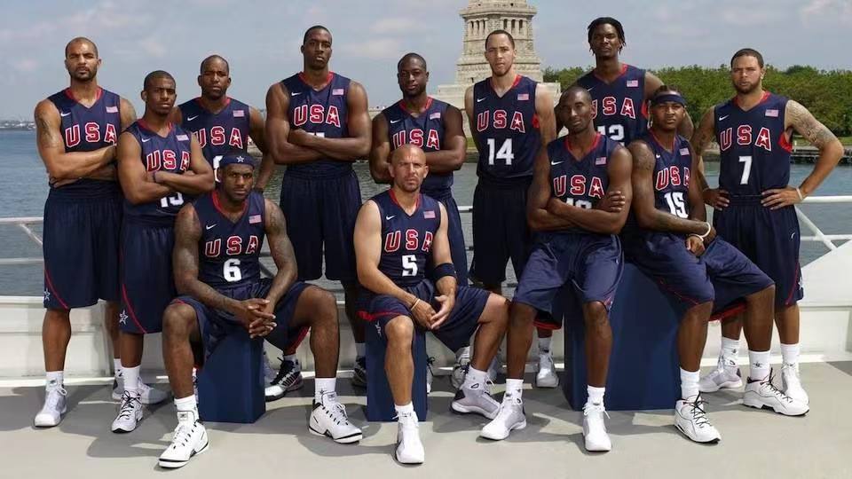 奥运会篮球12人冠军算几个金牌(群星闪耀的美国梦八队，如何从组建到最后夺取男篮金牌)