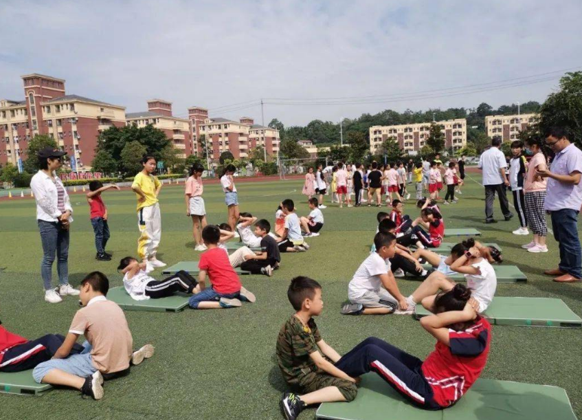 中考生的好消息，2022中考将取消部分考试科目，以满分计入总成绩