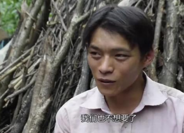 广西90后夫妻，隐居深山生10个娃，男主人：感谢政府帮助，很满足