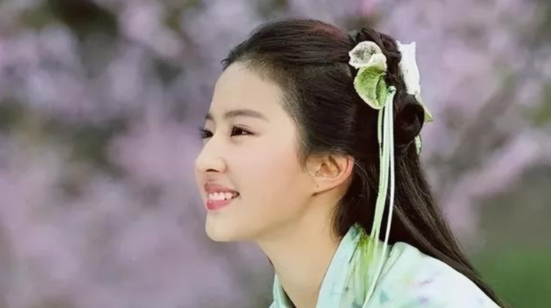 给“公主演得最好的10个演员”排个名，戚薇倒数，赵丽颖仅排第五