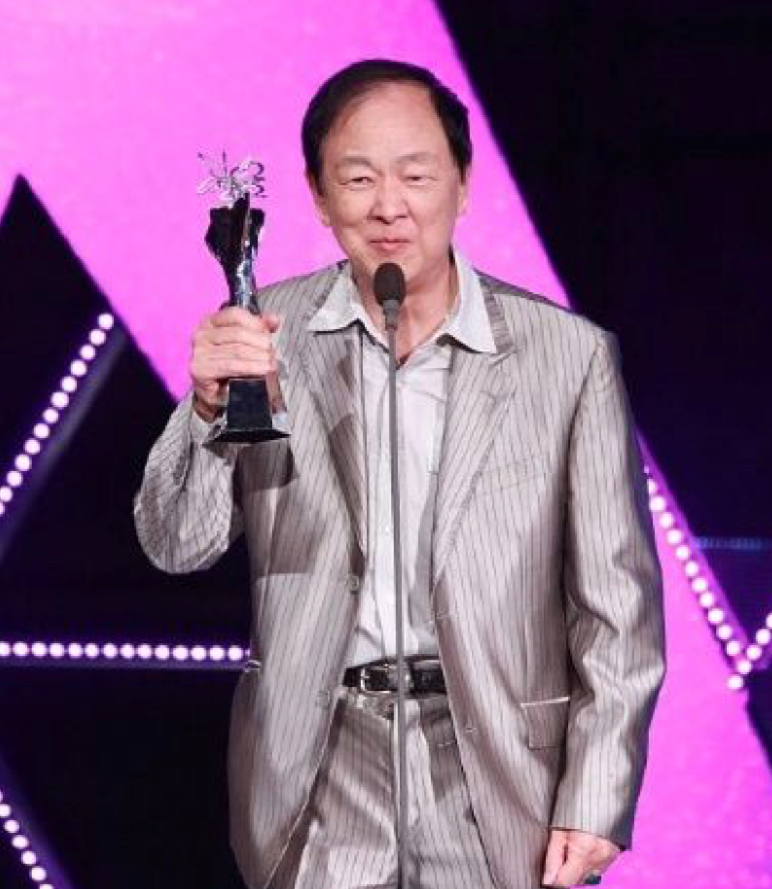 王羽：真正的黑帮大哥，谢贤不敢惹，台湾「三大血案」与他有关