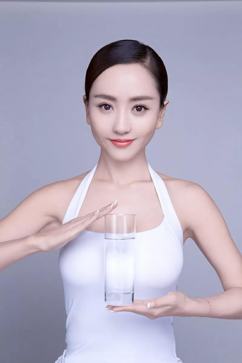 杨蓉：气质优雅，唯美的迷人的高清写真集