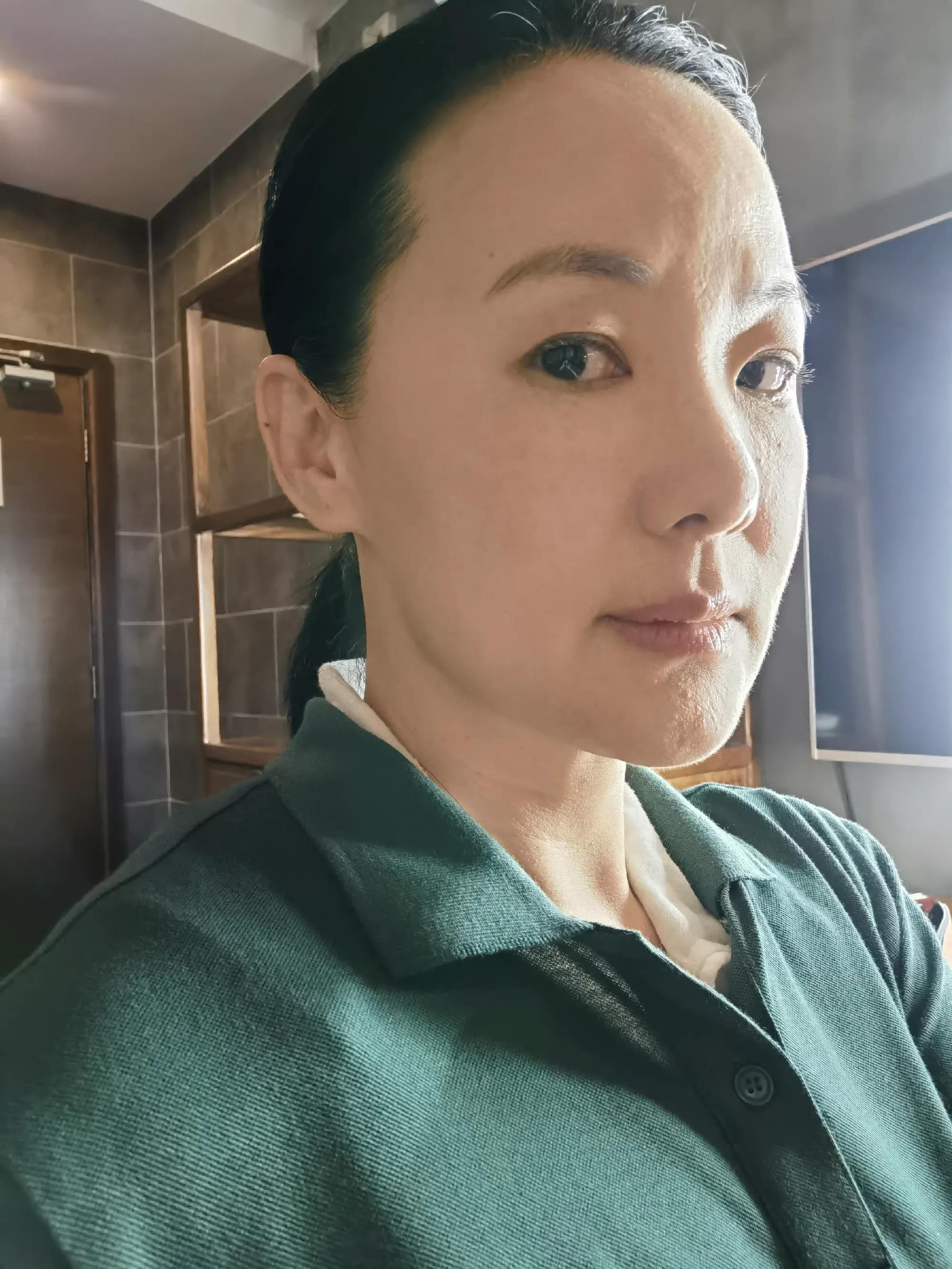 12位中年女星素颜曝光,有皱纹掉牙齿,比整容脸舒服多了