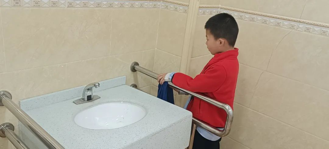 劳动挥洒五月余热 奉献迎接六月喜悦｜记实小外语校劳动系列课程