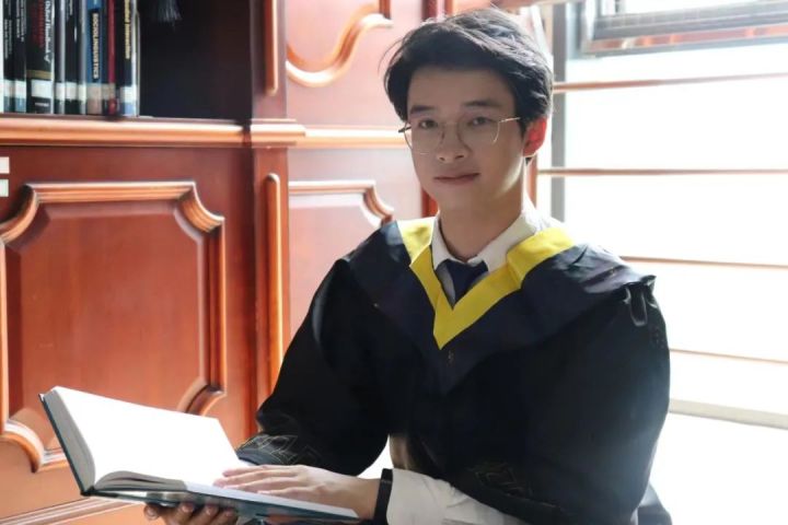 南京大学大凉山少年刷屏全网，网友泪目：读书，真的可以改变人生