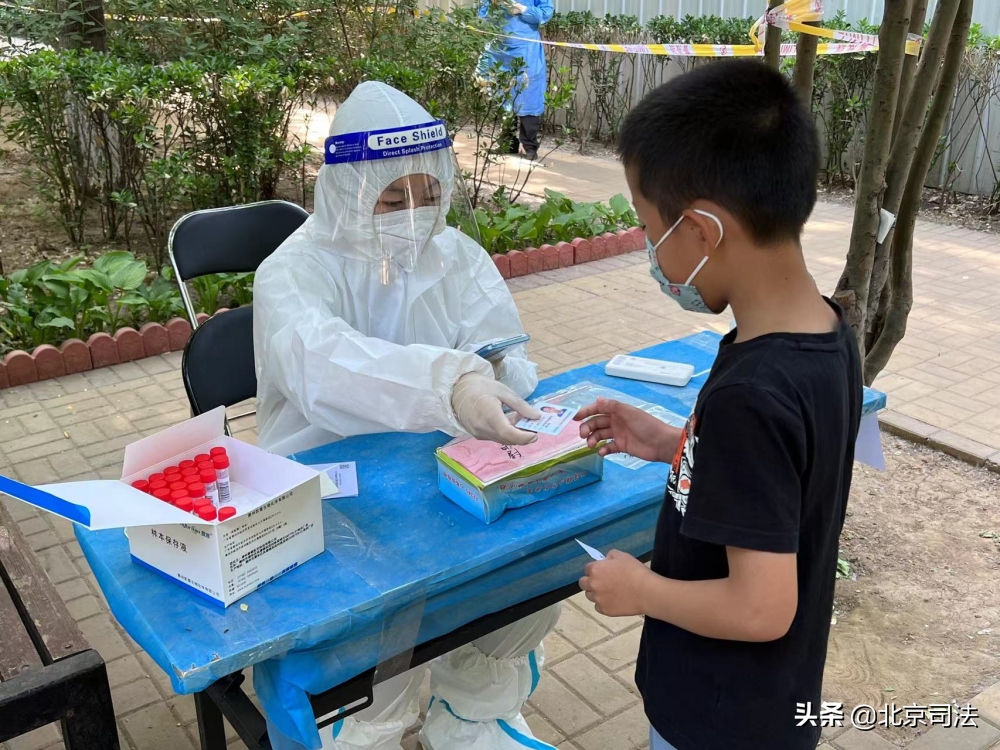 战疫路上的“超人妈妈”