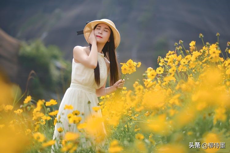 中年姐姐赏花拍人像，和女摄影师学习6句口诀，照片浪漫唯美