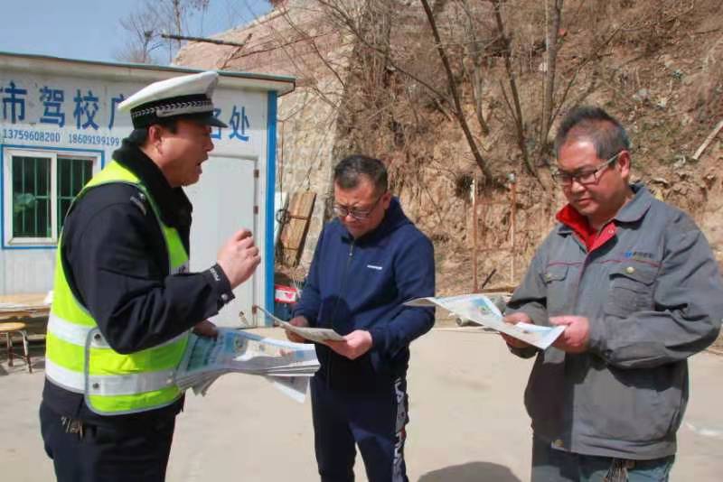 铜川公安交警进驾校 安全从“起步”开始