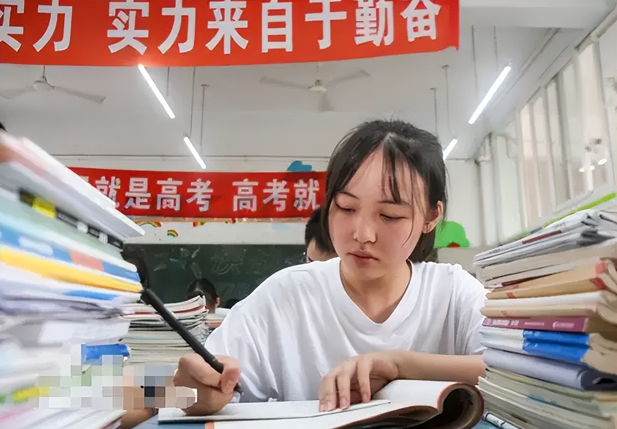 河南省再创新高，2022年各省参加高考人数被曝光，有人欢喜有人愁