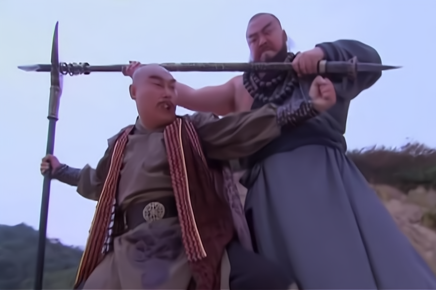 邓元觉能战平鲁智深，击败秦明，为何一见武松出战，却撒腿就跑？