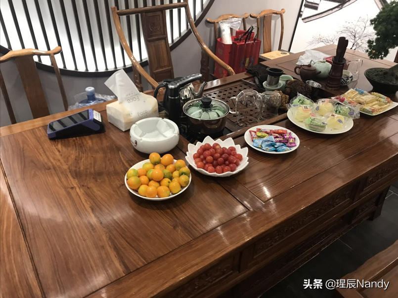 顾客进入卖场的品牌专卖店，用什么样的欢迎词应对？