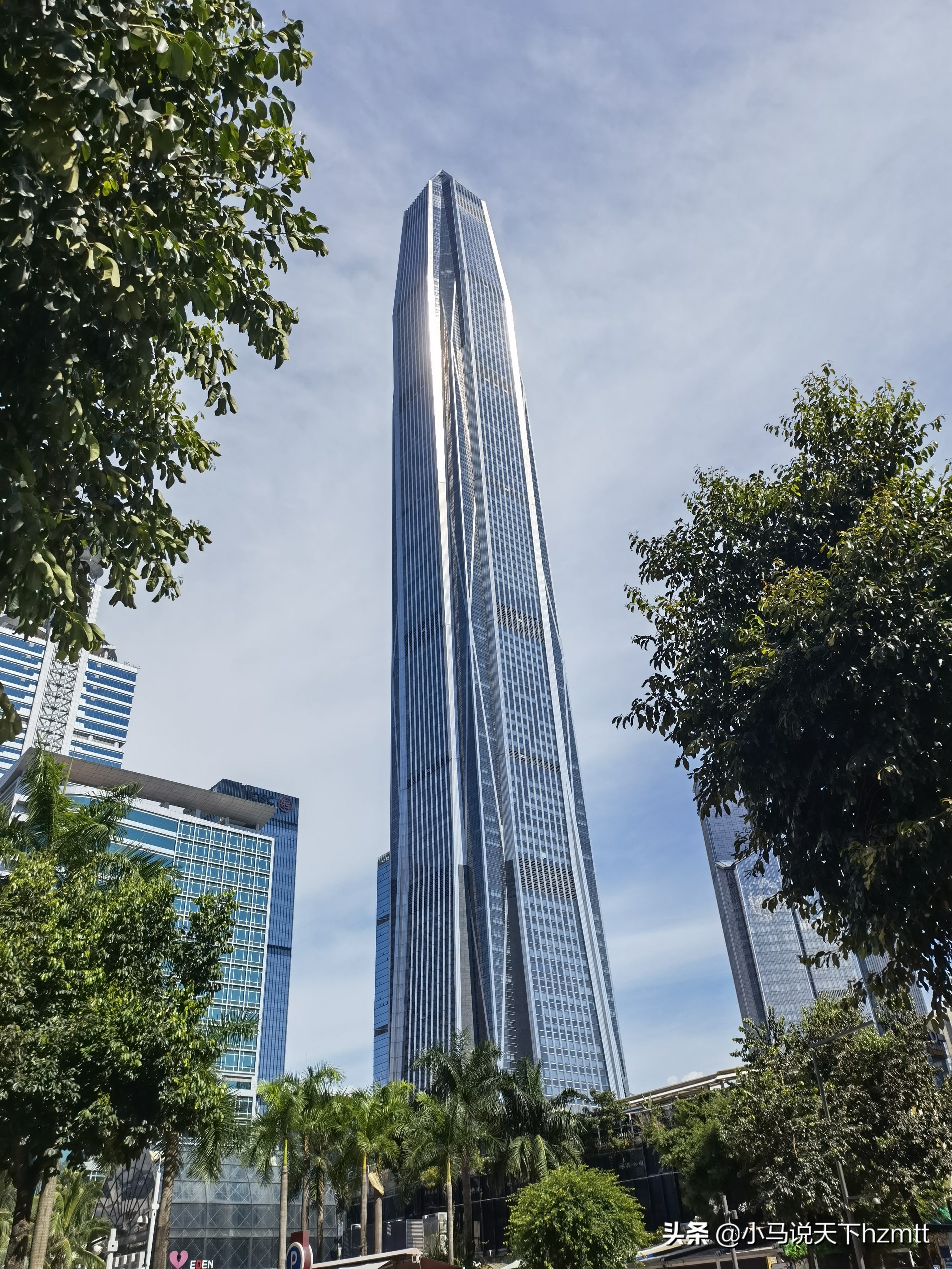 3,天津高银117大厦,高度597米,117层,是北方第一高楼大厦,未竣工.