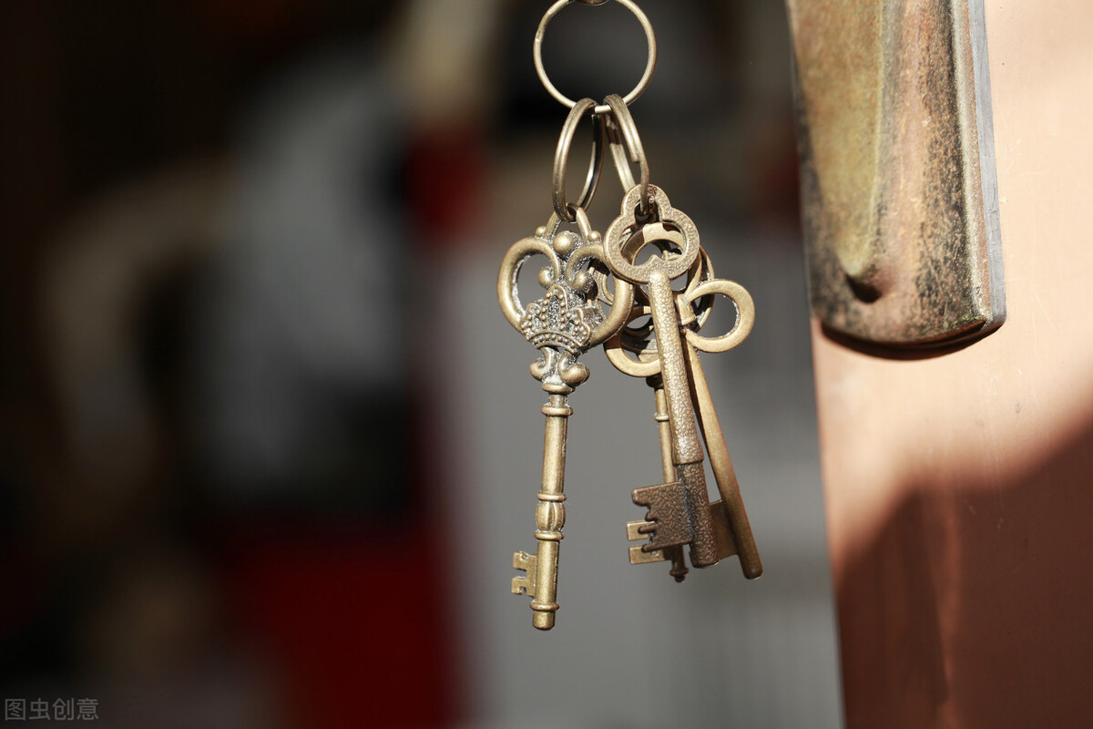 钥匙挂在脖子上的少年,还是长大了