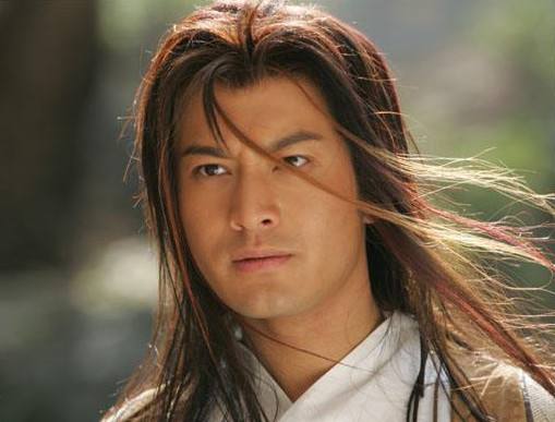 从香港小嫩模,到踢开黄晓明,Angelababy背后的大佬始终深藏不露