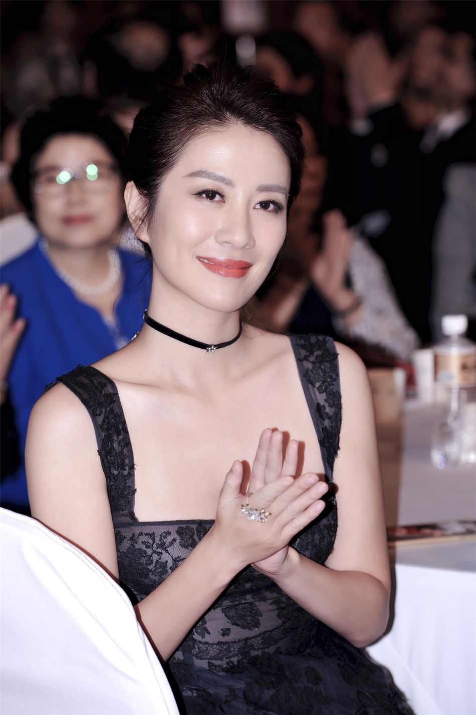 叶璇在香港拍了12年戏,因此很多人都以为叶璇是香港人.