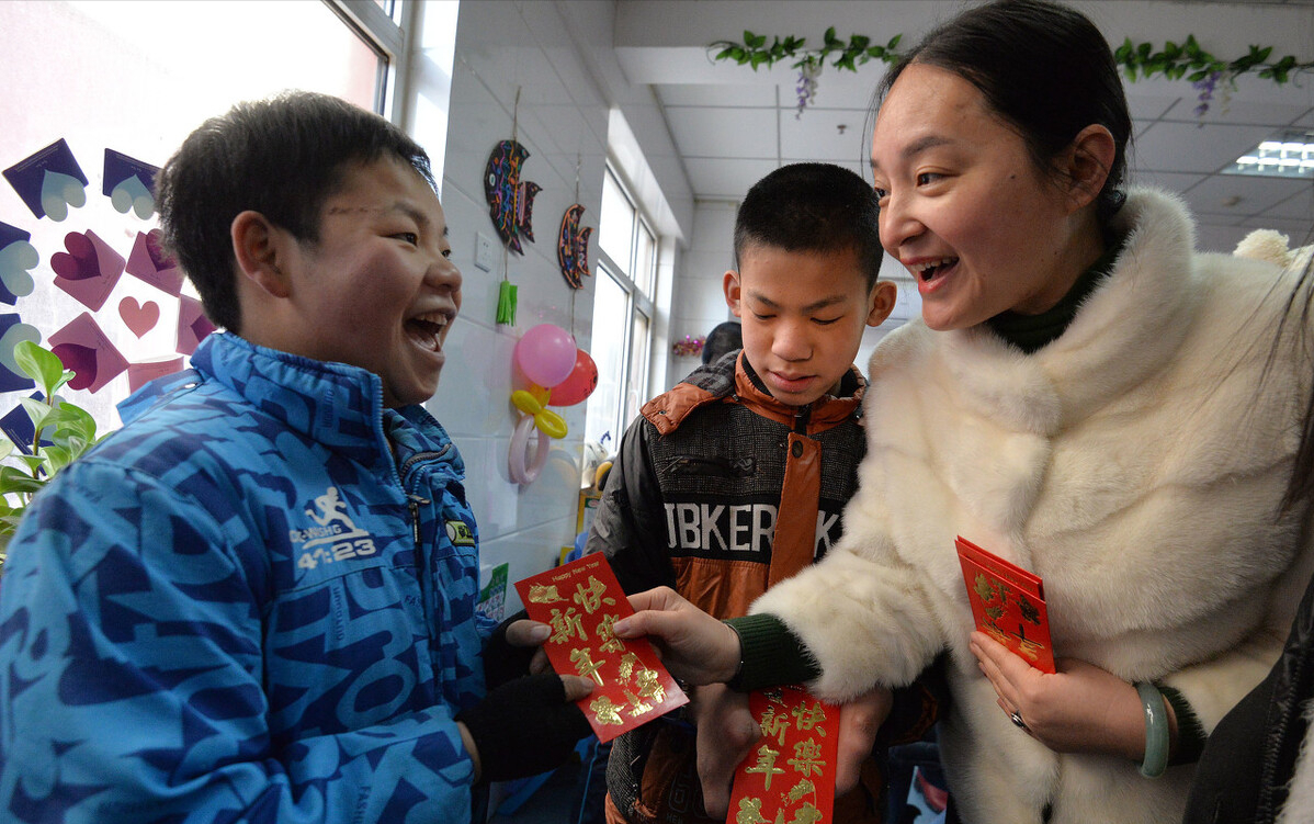 第一次去亲戚家要给小孩红包（过年不想给亲戚小孩发红包）