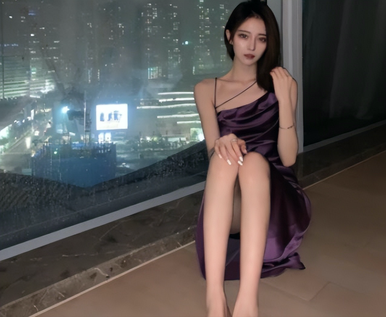 顶级玩家项思醒同时交5个男友，全家帮其打掩护，和70亿富豪订婚