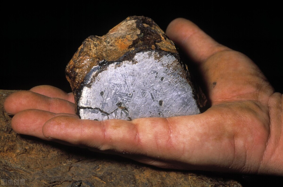 深圳海关查获半吨陨石，伪报成铁矿进口，这陨石究竟值多少钱？