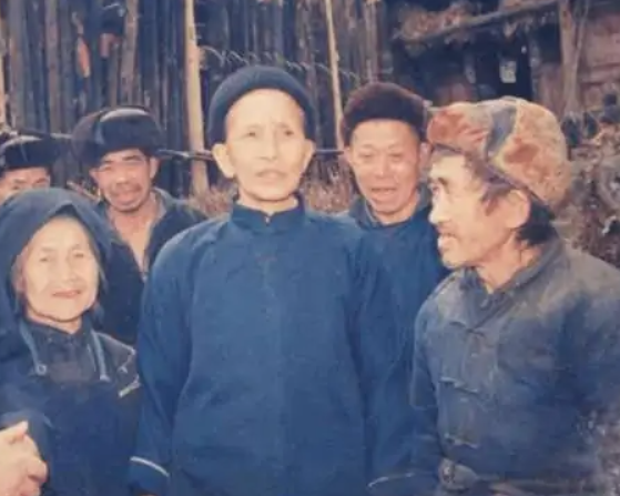 1953年，贵州美容瀑布，北京主席写道：我不能杀了它！暂停