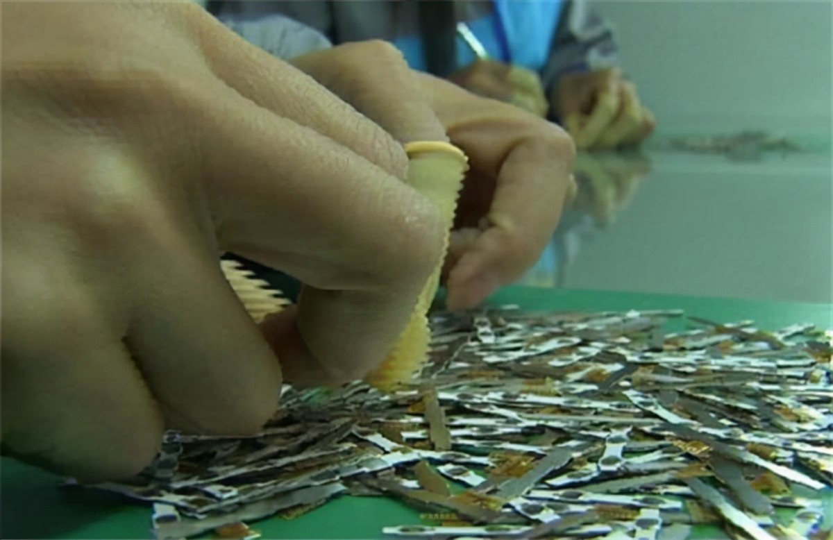 考上大学不去上，拿着3元闯深圳，收破烂年赚400万元，他咋干的？